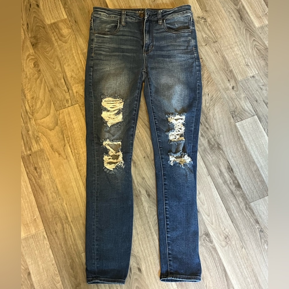 American Eagle Skinny/Ripped Jeans - Women’s
